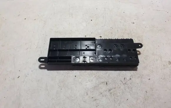 Jaguar XJL Fuse box set 318986023