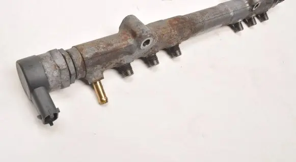 Volvo XC70 Fuel main line pipe 30777554