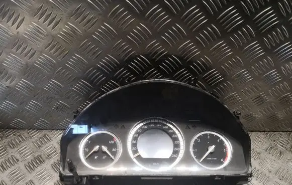 Mercedes-Benz C W204 Speedometer (instrument cluster) 2045406048 A2045406048