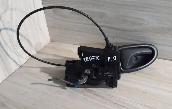 Renault Trafic II (X83) Front door lock 8200008248 91166227