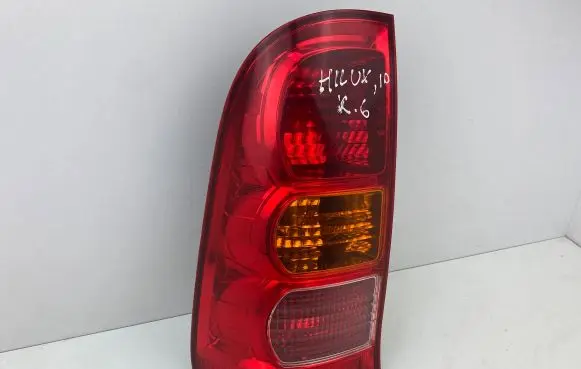 Toyota Hilux (AN10, AN20, AN30) Rear/tail lights