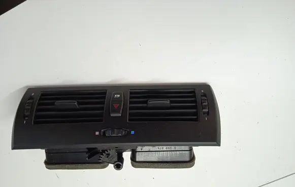 BMW X3 E83 Dash center air vent grill 3400074