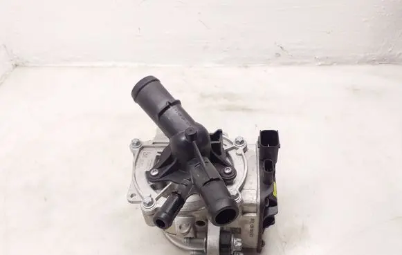 Mercedes-Benz CLA C118 X118 Water pump A2822009700 A2822000101