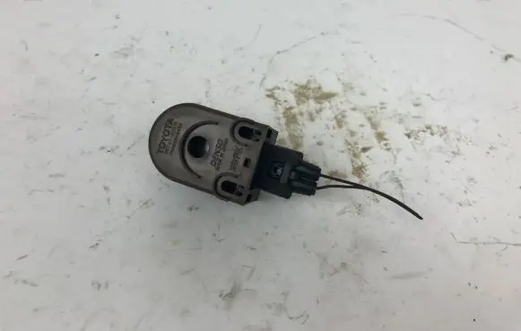 Toyota Mirai Horn buzzer relay 8974752010 0689004450