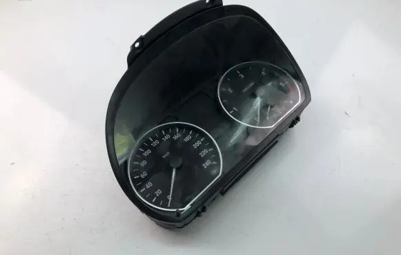 BMW 1 E81 E87 Speedometer (instrument cluster) 9242332