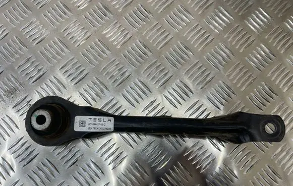 Tesla Model 3 Rear upper control arm/wishbone 104442700C