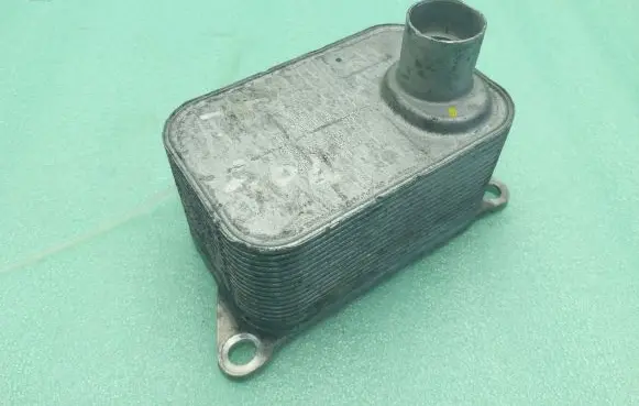Engine oil radiator