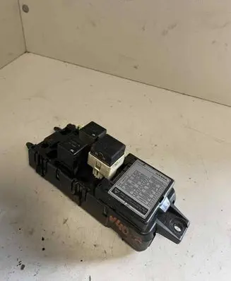 Volvo S40, V40 Fuse box set 30889989