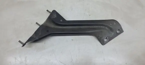 Audi Q5 SQ5 Fender mounting bracket 8P0821135