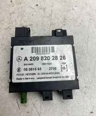 Mercedes-Benz CLK AMG A209 C209 Keyless (KESSY) go control unit/module A2098202826