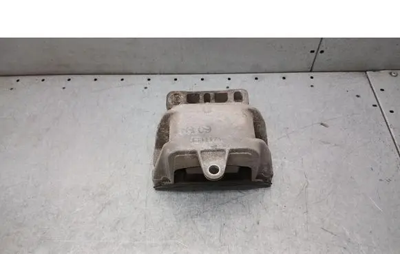 Audi A3 S3 8L Engine mounting bracket