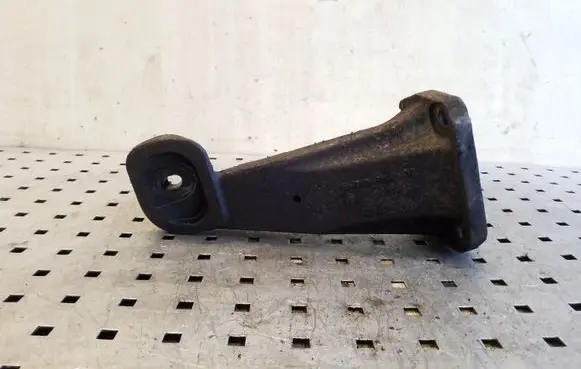 BMW X5 E53 Engine mounting bracket