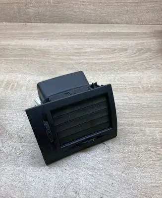 Opel Meriva A Dashboard side air vent grill/cover trim 464652911