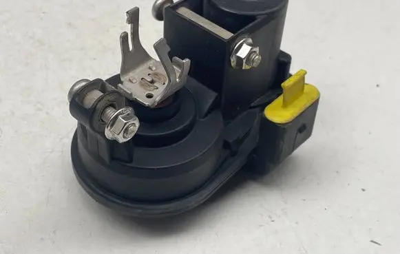 Volkswagen Golf VIII Rear glass lock/latch Q127 5Q0253692C