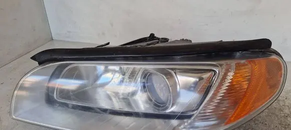 Volvo XC70 Headlight/headlamp 31214168 6336100000