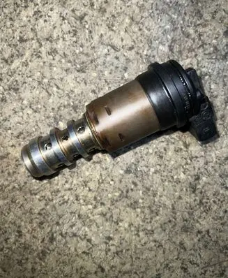 BMW 3 E46 Camshaft vanos timing valve 1707323 13150137