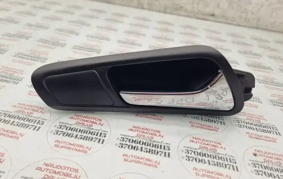 Volkswagen PASSAT B6 Front door interior handle 3C1837114