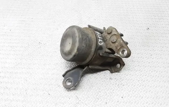 Toyota Avensis Verso Engine mount bracket