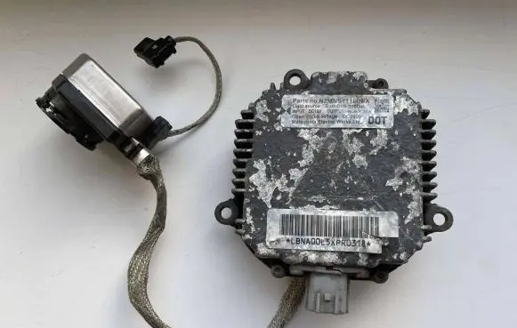 Subaru Impreza IV Voltage converter/converter module LBDA006KPRD311