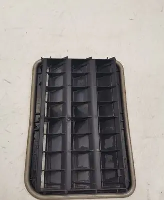 BMW 7 G11 G12 Quarter panel pressure vent 9176945