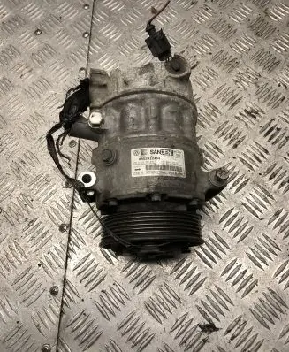 Volkswagen PASSAT B7 Air conditioning (A/C) compressor (pump) 1K0820803F