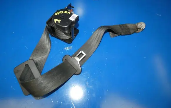 KIA Optima Rear seatbelt