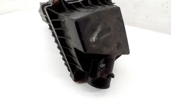 Ford Fiesta Air filter box C1B19600AD CN119C676EA