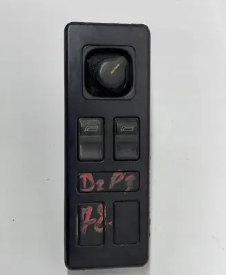 Mercedes-Benz Vito Viano W638 Electric window control switch 0005456813