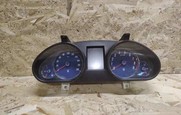 Maserati GranTurismo Speedometer (instrument cluster) 243146