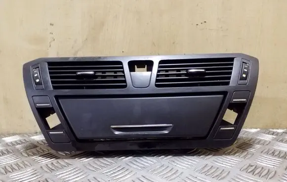 Citroen C4 Grand Picasso Dash center air vent grill