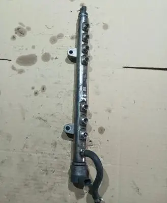 Volvo XC70 Fuel main line pipe 30777759 000520L3 0445215025