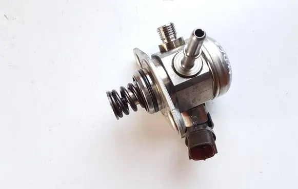 Mitsubishi Outlander IV Fuel injection high pressure pump 166306CA0A 0261520517