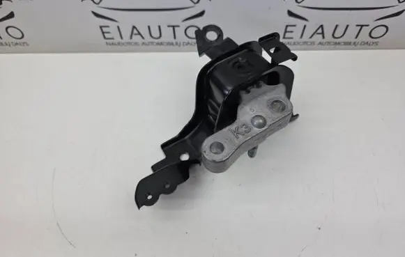 Engine mount bracket