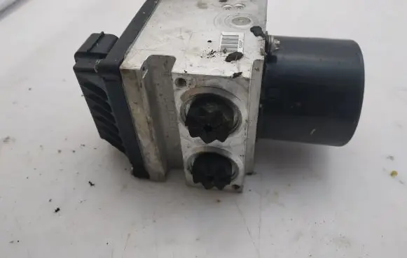 Volkswagen PASSAT B6 ABS Pump 3C0614109T