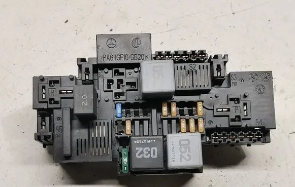 Mercedes-Benz C W205 Fuse module A2229063202