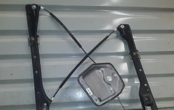 Volkswagen Golf Plus Front window lifting mechanism without motor 1K3837461B