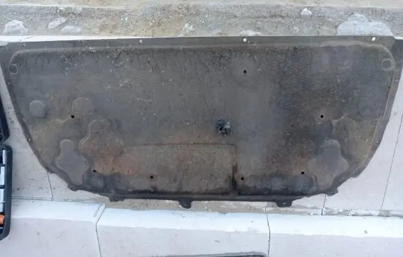 Opel Astra H Engine hood trim 