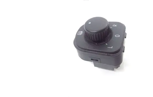 Wing mirror switch