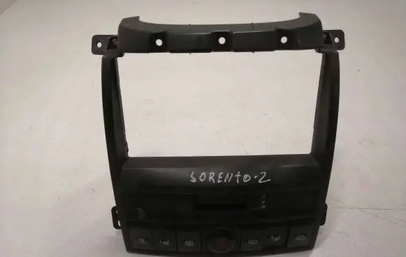 KIA Sorento Dashboard center trim panel 945003E160