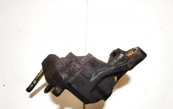 Mitsubishi Space Star Engine mounting bracket