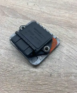 Audi 80 90 S2 B4 Ignition amplifier control unit 191905351B