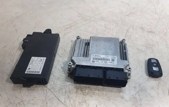 BMW 5 E60 E61 Engine ECU kit and lock set 0281016066 8506199 030471328