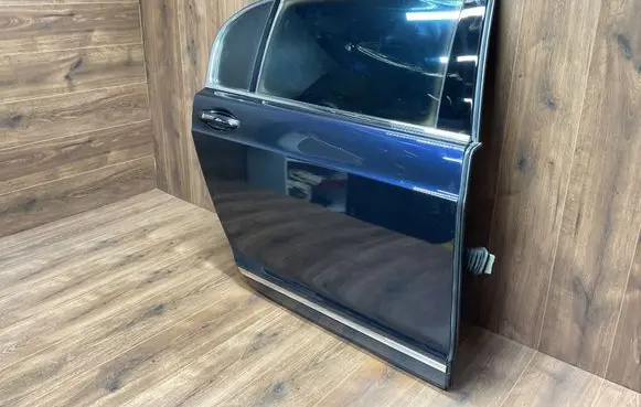 Bentley Flying Spur Rear door