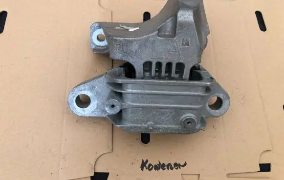Ford Kuga III Gearbox mounting bracket LX617M121AB