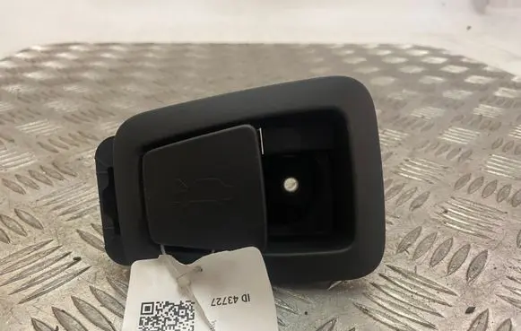 Volvo XC60 Engine bonnet (hood) release handle 32277309