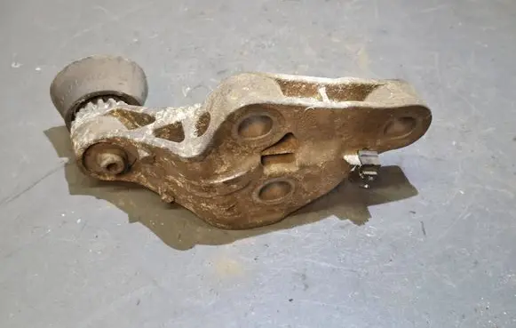 Audi A8 S8 D3 4E Engine mounting bracket 4E0199603N