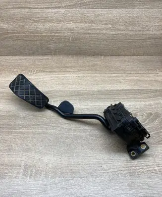Audi A6 S6 C5 4B Accelerator throttle pedal 8D2721523 6PV007770