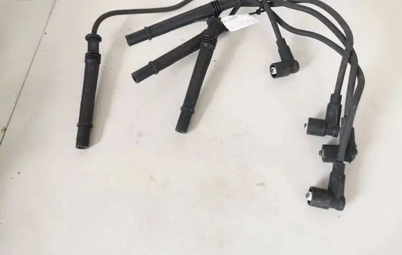Renault Clio III Ignition plug leads 