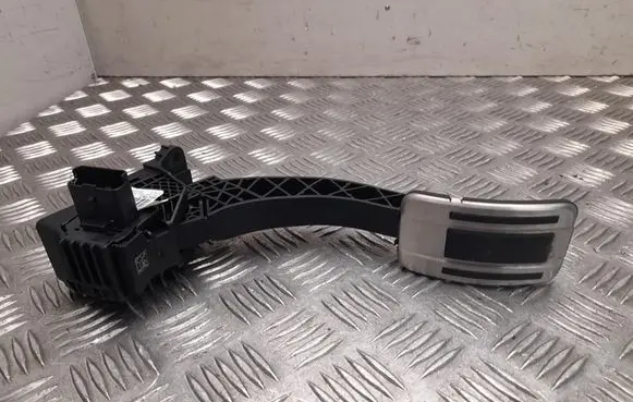 Opel Astra L Accelerator throttle pedal 9845116580