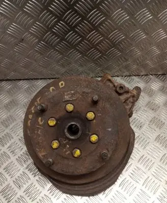 Renault Trafic I Front wheel hub